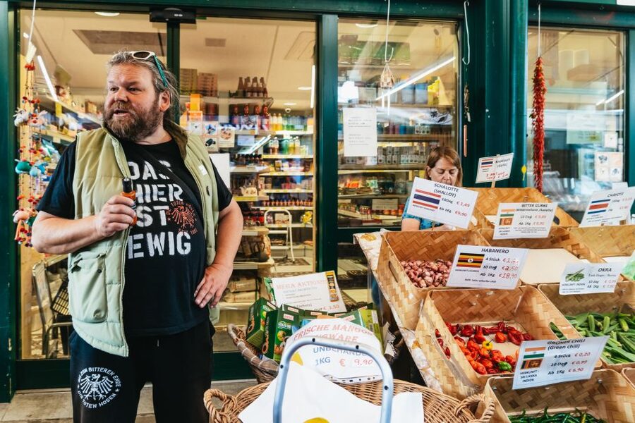 Vienna: Naschmarkt Food Tasting Tour - The 150-minute flow: what the small group size really changes