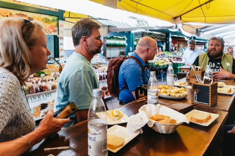 Vienna: Naschmarkt Food Tasting Tour - Stops and pacing: how to handle vendor sales pressure without losing the fun