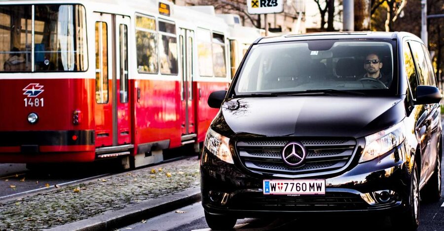 Vienna: Private 3-Hour City Highlights Van Tour - Key things that make this tour worth your time