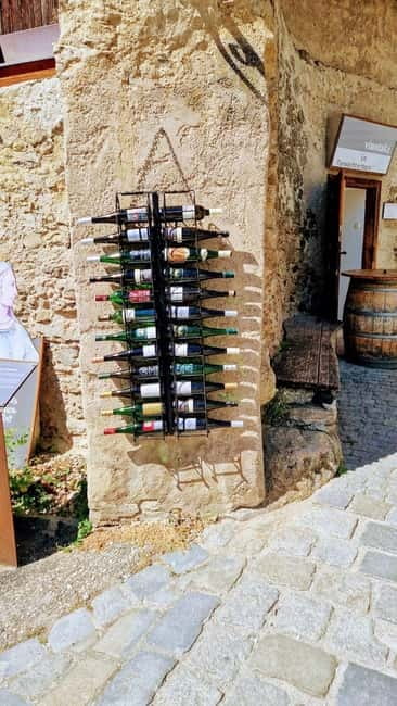 Vienna: Private Wachau tour to Dürnstein and Melk - Wine tasting and local flavors, with included sparkling wine as the warm-up
