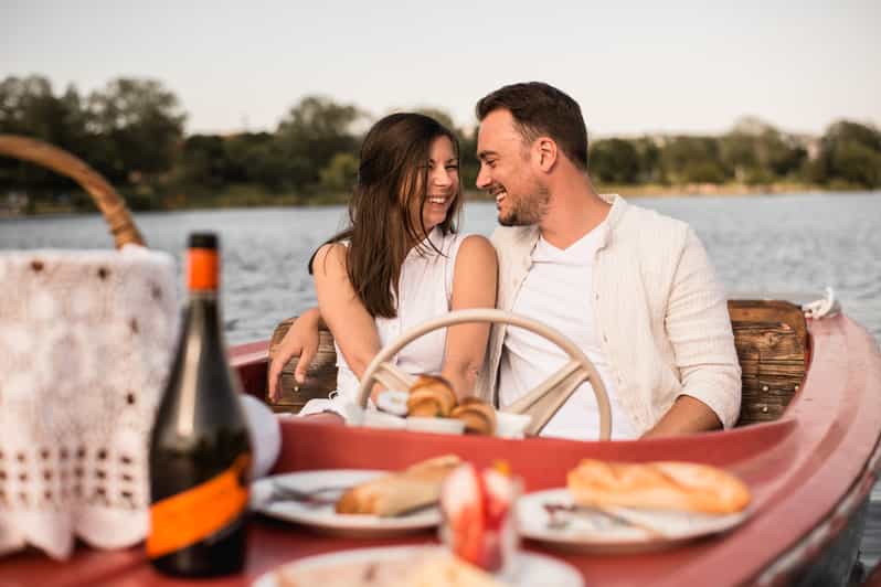 Vienna: Retro Boat Tour on the Danube River with Picnic - Steering, comfort, and the relaxed “you’re in control” feeling