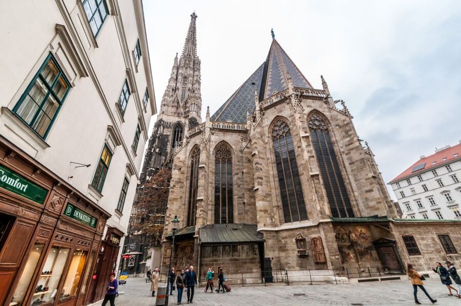 Vienna: Romantic Old Town 2-Hour Discovery Tour - The Greek Quarter by the Danube, Where Conflict and Independence Left Marks