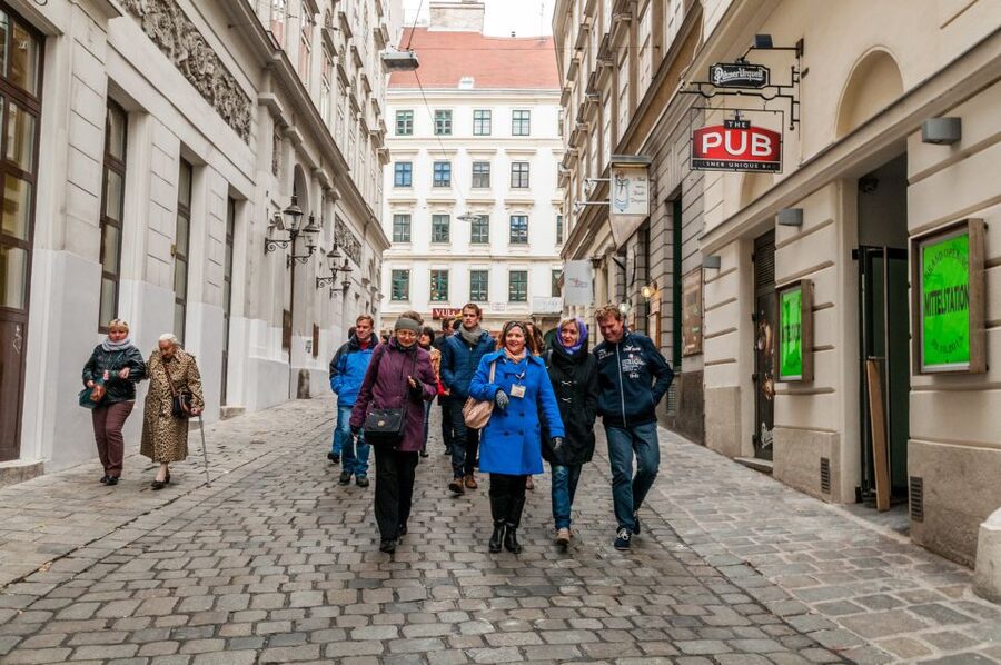 Vienna: Romantic Old Town 2-Hour Discovery Tour - Architectural Diversity You Can Actually See, Gothic to Art Nouveau