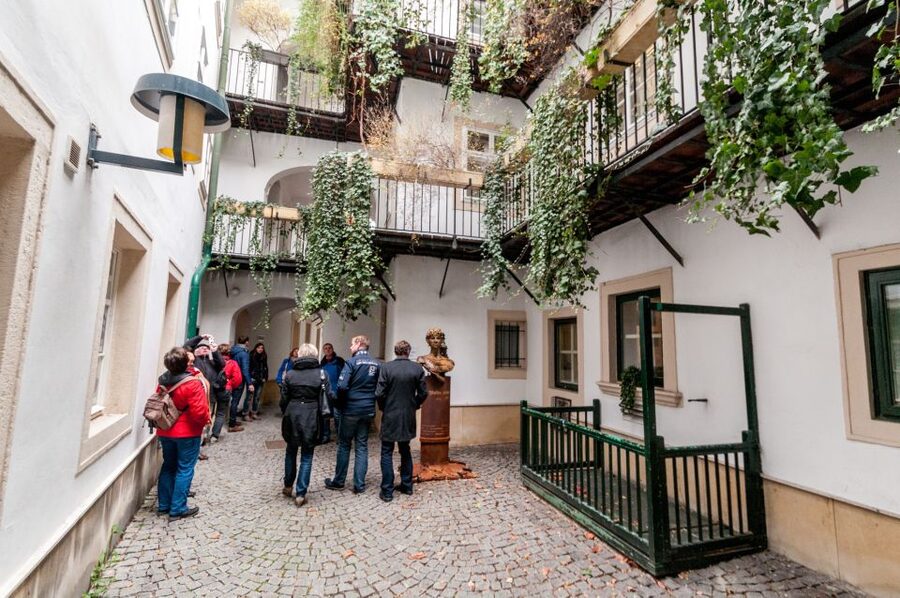 Vienna: Romantic Old Town 2-Hour Discovery Tour - Narrow Streets and Back Courtyards, When the Guide Makes You Look Up