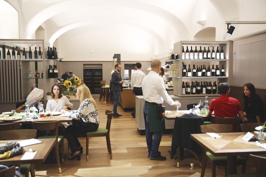 Vienna: Schönbrunn Palace Entry Ticket and Wine Tasting - Key things to know