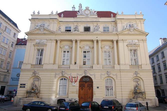 Vienna Secrets Walking Tour to Backyards and Mysterious Locations - Starting at Stephansplatz, then slipping into Vienna’s quiet side