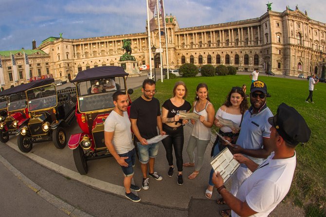 Vienna: Silver Tour (30 min) Vienna City Center Sightseeing Tour - Electric cabrio sightseeing, Vienna style