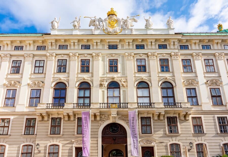 Vienna: Skip-the-Line Hofburg and Empress Sisi Museum Tour - The Spanish Riding School pass-by: a quick look with real context