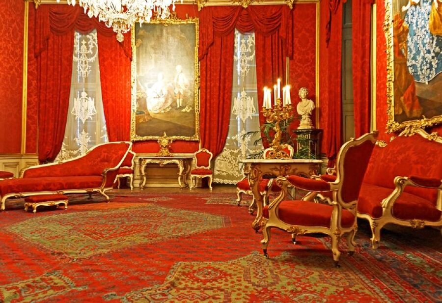 Vienna: Skip-the-Line Hofburg Ticket & Sisi Museum Tour - Where you meet and how priority entry actually works
