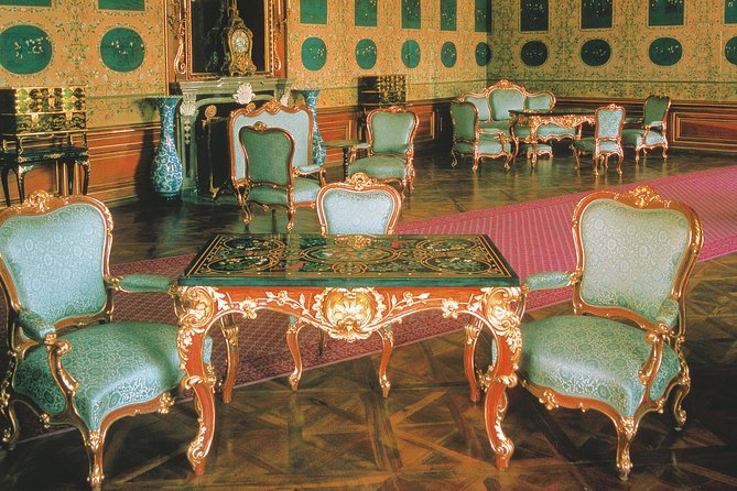 Vienna: Skip the Line Schönbrunn Palace and Gardens Guided Tour - Meeting point clarity: plan for peak-season adjustments