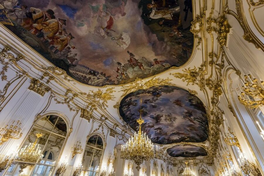 Vienna: Skip-the-Line Schönbrunn Palace & Gardens Tour - Price and time: what your $76 is paying for