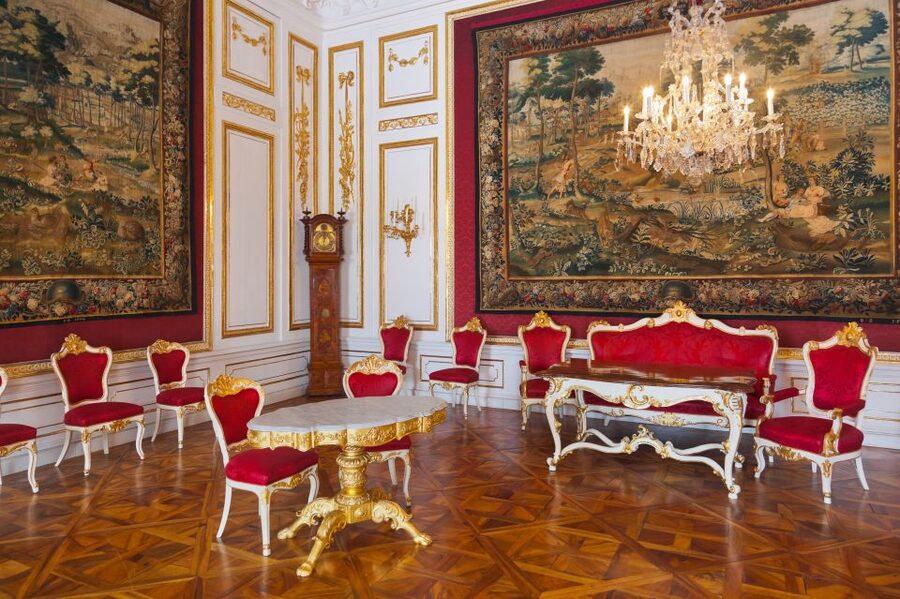 Vienna: Skip-the-Line Schonbrunn Palace Private Tour - Meeting at the museum shop: how the tour starts smoothly