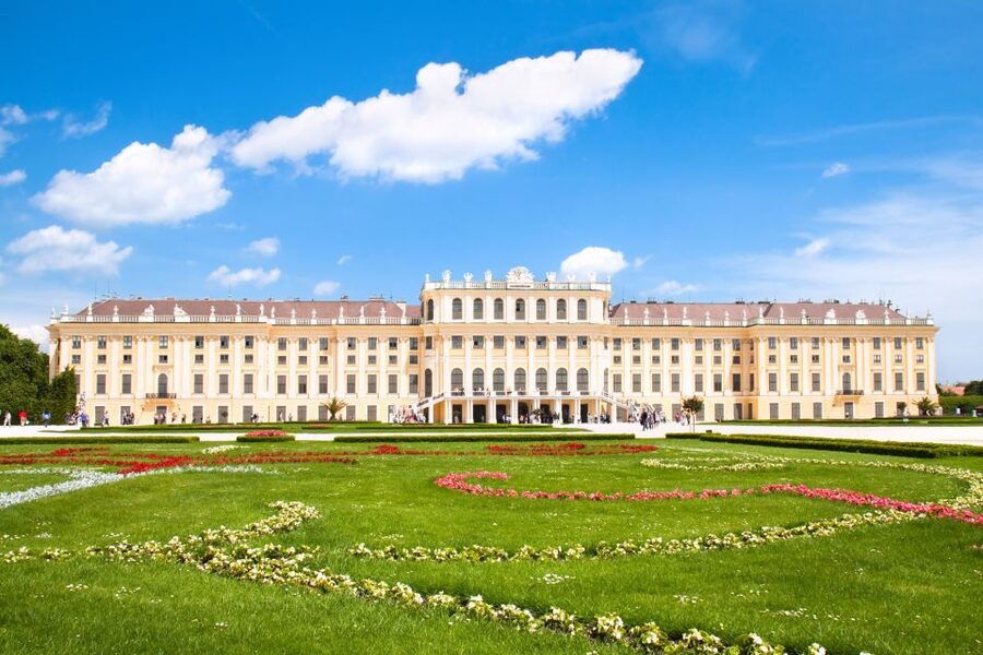 Vienna: Skip-the-Line Schonbrunn Palace Private Tour - Private guide quality: why your pace and language matter
