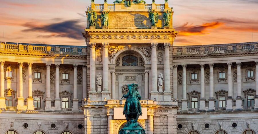 Vienna: Skip-the-Line Sisi Museum, Hofburg and Gardens Tour - Entering the Hofburg world in a tight, useful time window