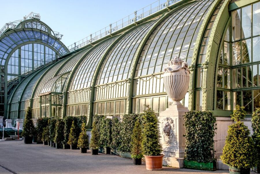 Vienna: Skip-the-Line Sisi Museum, Hofburg and Gardens Tour - Languages, guides, and what live commentary does for your understanding