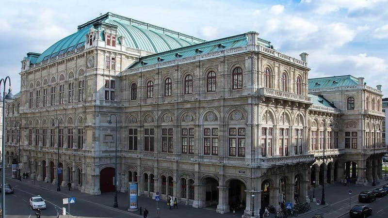Vienna: Small Group Guided Walking Tour of City Highlights - Coffeehouse Stories and Legendary Names: Why Maria’s Narration Matters