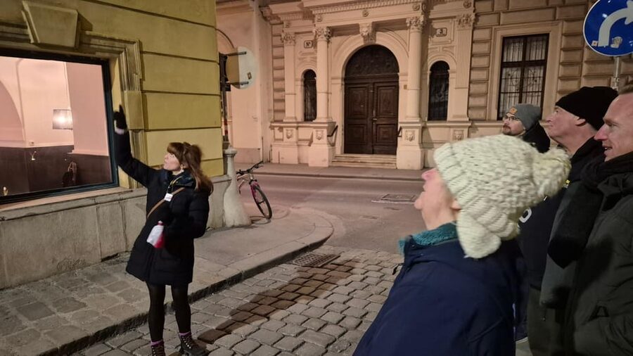 Vienna: Spooky Ghost Tour in English - Price and value: $28 for 90 minutes of licensed guiding and major landmarks