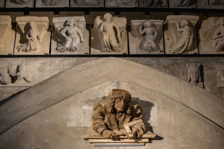Vienna: St. Stephan's Cathedral Guided Tour - Getting to the attic: a hidden route, not a simple door