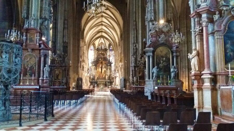 Vienna St. Stephen's Cathedral and city walk - Meet at Jasomirgottstraße 1, then start with the Steffl