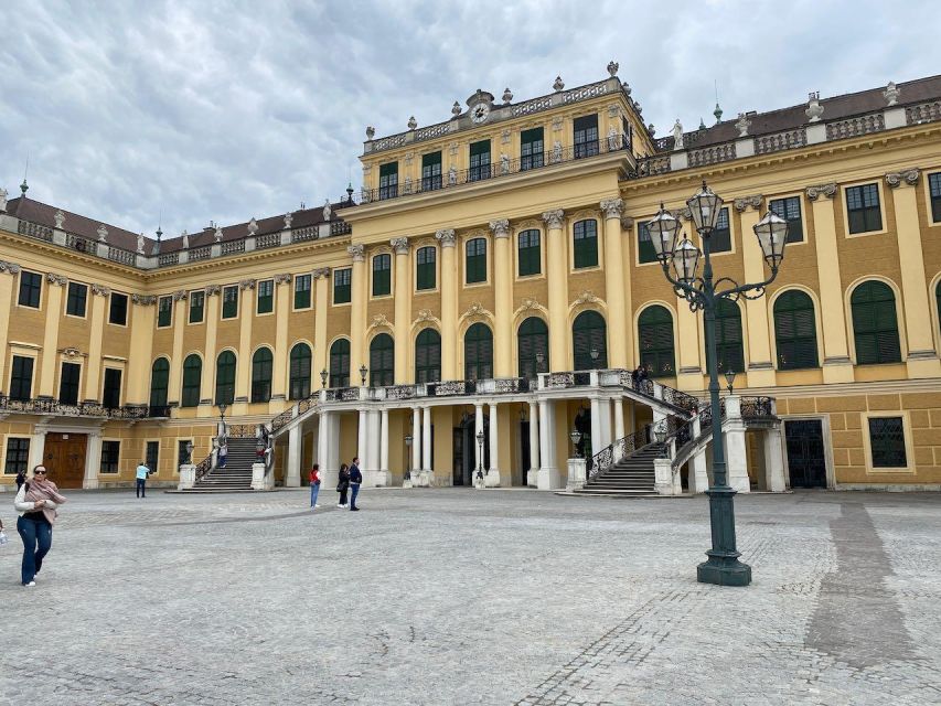 Vienna: UNESCO Schönbrunn Palace Guided Tour with Entry - Main Courtyard Meeting Point and the Fast-Entry Advantage