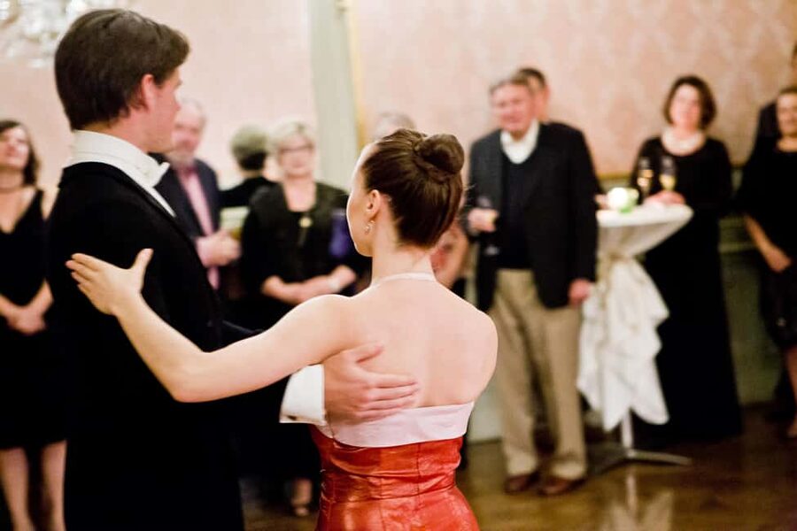 Vienna: Viennese Waltz Workshop for Couples - Checking in at the Waltz School, then getting placed on the dance floor