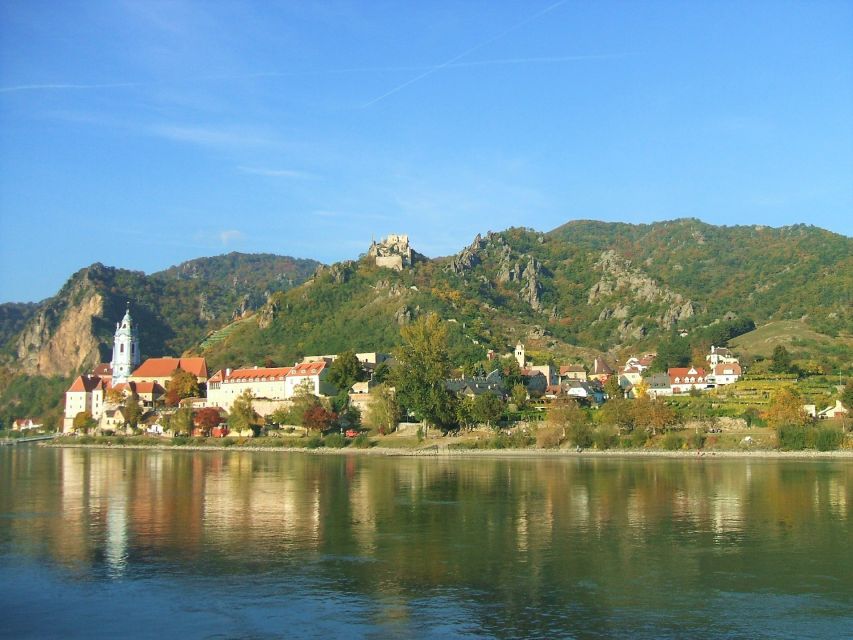 Vienna: Wachau Valley Private Kayak and Wine Tour - Western Wachau to Spitz: castles, villages, and the shift to wine country