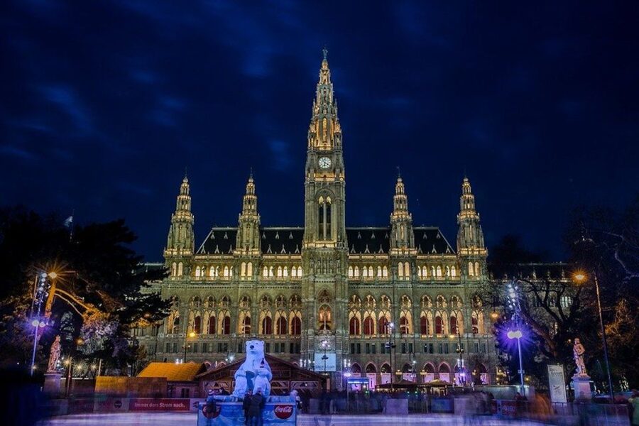 Vienna: Walking Tour of the Historic Ringstrasse - Palais Ephrussi and the story behind the amber-eyed fortune