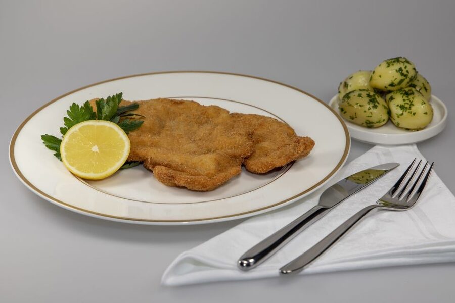 Vienna: Wiener Schnitzel and Strudel Cooking Class - Dietary Options, Language, and Who This Class Fits Best