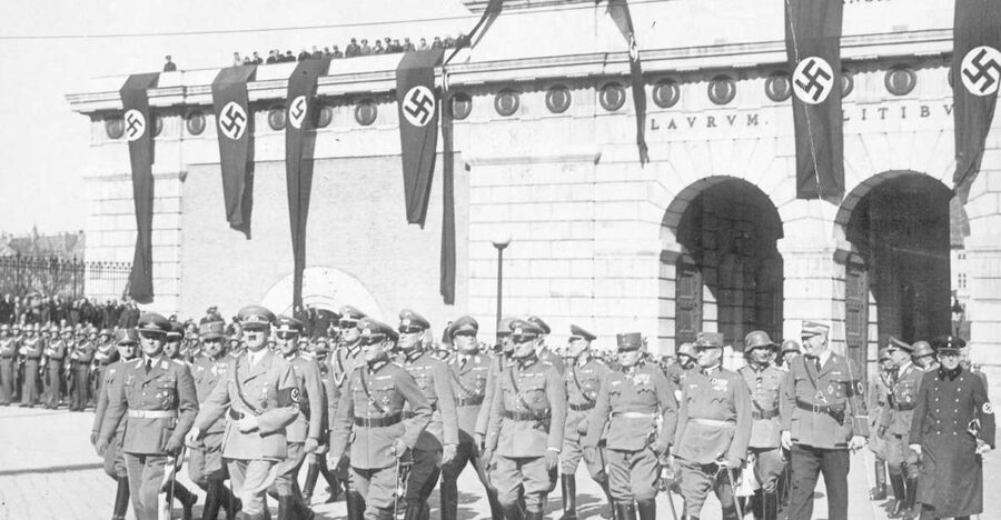 Vienna: World War II Historical Walking Tour - Why This Vienna WWII Walk Starts at the Albertina and Opera