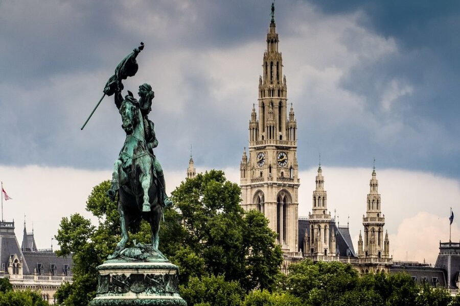 Vienna: World War II Historical Walking Tour - WWII Damage You Can Still See, After 100,000 Bombs