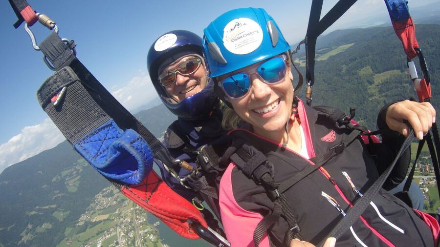 Villach/Ossiachersee: Paragliding "Action" Tandemflug - What You Should Bring (And Why Footwear Changes Everything)