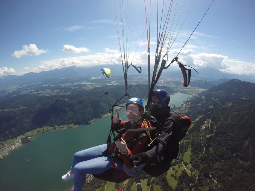 Villach/Ossiachersee: Paragliding "Panorama" Tandemflug - Before Takeoff: Safety Briefing and Gear Fit