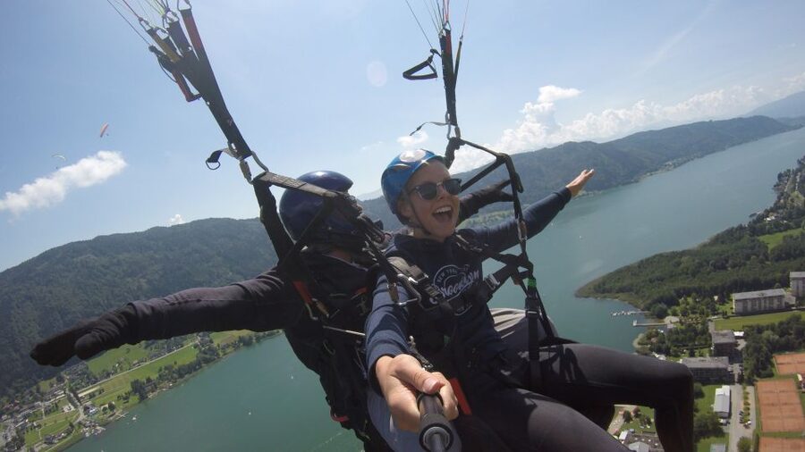 Villach/Ossiachersee: Paragliding "Panorama" Tandemflug - Getting There: Meeting Point, Bus, and the Gondola Ride Up