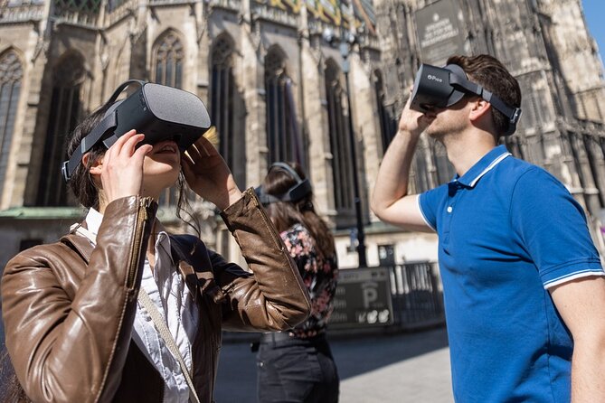 Walking Tours for Time Travelers - Pace and walking distance: about 2 hours and roughly 2 to 3 km
