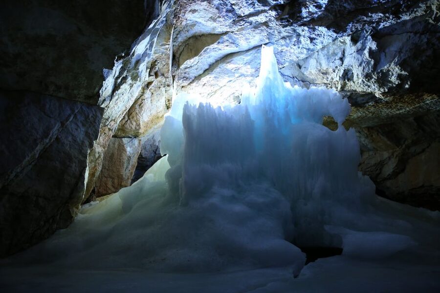 Werfen Ice Caves Private Tour - Ice cave meets medieval fortress: choosing Hohenwerfen Castle after the cave