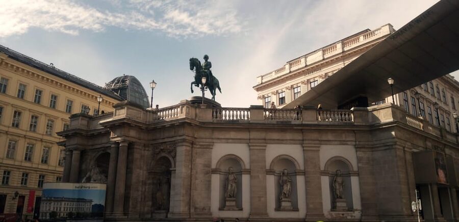 Wien: Tours with locals by public transport & walking - Hofburg, Palace Walks, and Ringstraße Views Without the Chaos