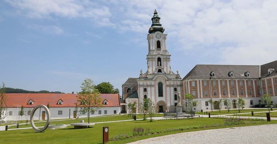 Wilhering Abbey: Discover 875 years of history! - Abbey Gate first, not last: where your visit starts