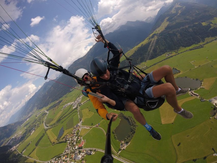 Zell am See: Paragliding Tandem Flight - Winter conditions: skiing gear makes the flight actually enjoyable